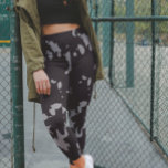 Legging Camuflagem de Cinzas Negra Urbana Camo Padrão Mili<br><div class="desc">Este design foi criado através da arte digital. Pode ser personalizado clicando no botão personalizar e alterando a cor, adicionando um nome, iniciais ou as suas palavras favoritas. Entre em contato comigo em colorflowcreations@gmail.com se você quiser usar este design em outro produto. Compre minha pintura de acrílico abstrato original para...</div>