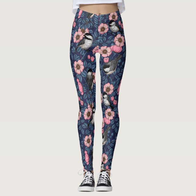 Legging Chickadees in the wild rose in pink and blue (Frente)