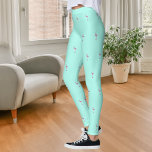 Legging Cinza de flamingos rosa verde<br><div class="desc">Fundo verde-mint decorado com um padrão flamingo rosa.</div>