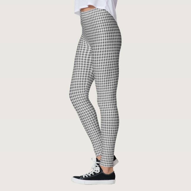 Legging Cinza e Gingham Quilado Branco (Esquerda)