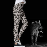 Legging Cinza Leopardo Safari<br><div class="desc">As leggings de impressão do leopardo Safari das cinzas são uma escolha ousada e moderna, com uma cinza vívida e um intrincado padrão de impressão do leopardo. A combinação única da cor impressionante das cinzas e da impressão clássica do leopardo cria uma fusão cativante da estética moderna e animalista. Estas...</div>