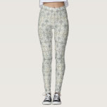 Legging Cinza White Geométrica French Vintage Fleur de Lis<br><div class="desc">Uma cinza suave, de prata e um padrão branco que se misturarão e combinarão bem com uma grande variedade de estilos foi inspirada em padrões de azulejo do chão do apartamento em Paris, antigos. Nova arte em um design em relevo, vestido e texturizado que é fabulosamente divertido, chique e único....</div>