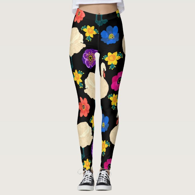 Legging Cisnes, flores, fundo preto desenhado à mão. (Frente)