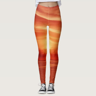 Legging Colorida nascença no mar, nuvens dramáticas.