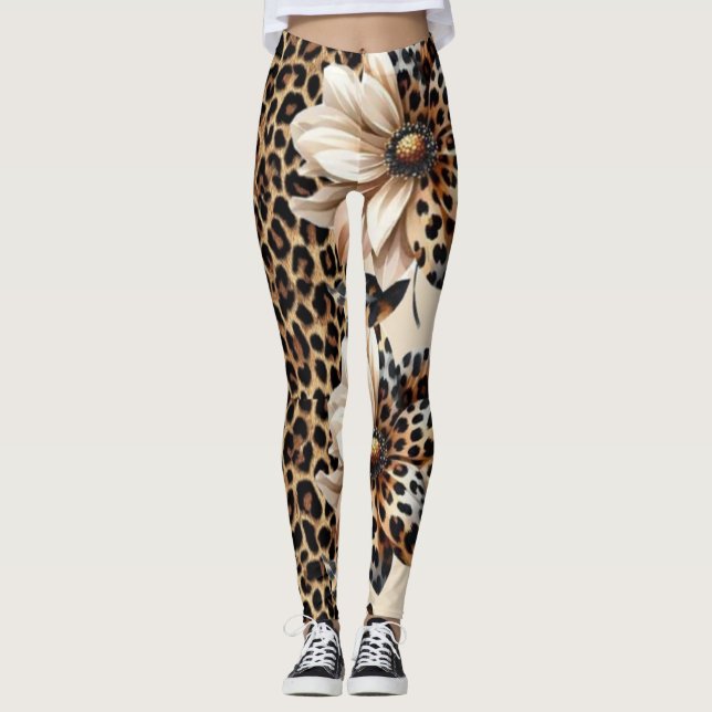 Legging com Estampa de Leopardo e Detalhe de Giras (Frente)