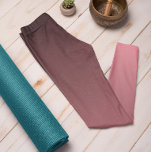 Legging Cor da Tendência do outono Leggens de Mão Rosa da<br><div class="desc">Na moda Watermelon As leggings sutis ombre, cor-de-rosa, da nossa coleção de cores de tendência Autumn e Winter 2023/24 oferecem charme de eterno. Essas Leggings cor-de-rosa delicadas do Ombre apresentam um gradiente, desaparecendo do escuro no topo para a cor mais clara/mais clara nas pernas. A melancia rosa pode ser descrita...</div>