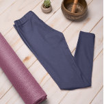 Legging Cor da Tendência do outono - Marinho Azul Sólido<br><div class="desc">Apresentando nossas leggings azuis na moda marinhos sólidas, uma parte da nossa coleção de cores de tendência do outono e inverno 2023/24. Estas leggings estão mais do que na moda; elas exudem eterno e apelo clássico, garantindo que sua moda permaneça fresca por anos. Estas leggings versáteis são a forma perfeita...</div>