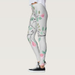 Legging Design de Flores Coloridas Bonitas<br><div class="desc">Cores d'água bonitas flores design sobre cinzas leves que você pode mudar.</div>