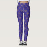 Legging Estrela de Hanukkah Chanukah de David Menorah Dour<br><div class="desc">Dazzle no estilo deste Chanucá com a nossa Estrela das leggings de David Menorah! Estas leggings são um belo tributo ao Festival das Luzes, adornada com ouro elegante e designs azuis com a Estrela de David e a menorah radiante. Quer você esteja acendendo velas, apreciando refeições festivas, ou dançando a...</div>