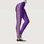 Legging Faixa Atlética de Texto Personalizada com Brilho D<br><div class="desc">Leggings personalizadas roxas com uma dupla faixa atlética em brilho dourado com texto personalizado no meio que pode ser diferente em cada lado. Perfeito para mostrar a sua citação favorita, mantra verso, inspiracional, nome da equipe, lema mascote, ou adicione seu nome ao lado de cada perna! A cor da legenda...</div>