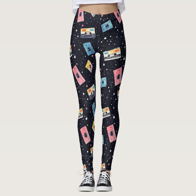 Legging Fitas de Cassete Retro no Espaço Cósmico (Frente)