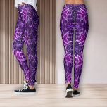 Legging Flor roxa roxa fractal hipnótica<br><div class="desc">Elevem seu jogo estilo com essas pernas fractais hipnóticas e roxas, mostrando padrões florais mesmerisores que estimulam energia e elegância. Feitos com tecido macio e respirável, eles são perfeitos para roupas ativas ou visto casual. Quer você esteja atingindo a academia, caminhando pela cidade, ou descansando em casa, essas pernas vão...</div>