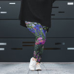 Legging Floral Colorido do Jardim de Verão<br><div class="desc">Leggings elegantes e resistentes que apresentam a foto de um cheio de jardim de verão de flores coloridas como Zinnias e Blue Salvia. Um design floral adorável! Selecione o tamanho das suas leggings.</div>