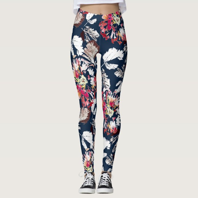 Legging Flores brancas e vermelhas em azul. (Frente)