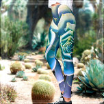 Legging Foto de cactos suculentos verdes, na moda moderna<br><div class="desc">Amantes bem-sucedidos se regozijam! Se você ama cactos, estes são para você. Trabalhe, execute tarefas, ou apenas permaneça nessas leggings de fotografia gráfica super incríveis de um cacto azul verde e roxo gigante. Tão único, você nunca terá que se preocupar com nenhum imitador! Adicione um topo preto sólido para o...</div>