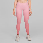 Legging Gradiente de Coral de Rosa claro Girly<br><div class="desc">Uma rosa claro clássica e um gradiente de coral mole. Uma design moderna para as suas leggings de ioga. As cores coral e rosa se misturam em vários tons de laranja rosado.</div>