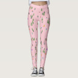 Legging Ilustração rosa de Snowboarders<br><div class="desc">Arte legal de ilustração branca de snowboarders coloridos,  descida de snowboard em montanhas entre pinheiros,  spruce e pinheiros em pó fresco de neve. Snowboard e Xmas ao ar livre numa floresta de inverno. Dons do Snowboarder. Design de Natal da menina pastel cor-de-rosa</div>