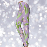 Legging Impressão de Tulipa Rosa Moderno e Puro Claro<br><div class="desc">O design do produto apresenta um padrão de flores tulipas cor-de-rosa. Esta ilustração botânica torna o chic moderno e leggings únicas com sua escolha de cor de fundo.</div>