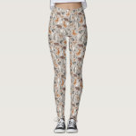 Legging Inverno da floresta<br><div class="desc">O teste padrão animal da floresta adorável do inverno projetou por Shelby Allison que caracteriza raposas,  cervos,  guaxinins,  pássaros,  coelhos e esquilos em cinzas,  em marrons,  em brancos e em laranjas neutros.</div>