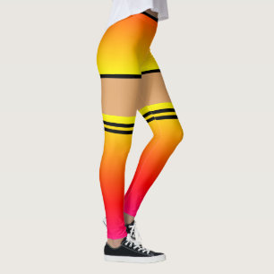 Legging Laranja Amarelo Curto Sobre As Meias Estirpadas Do