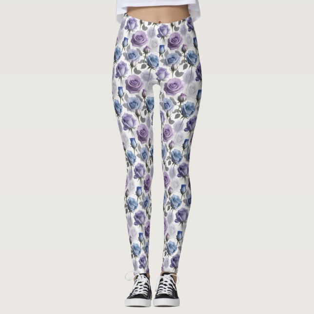 Legging Lavender And Blue Roses Set On A Cloudy Gray (Frente)