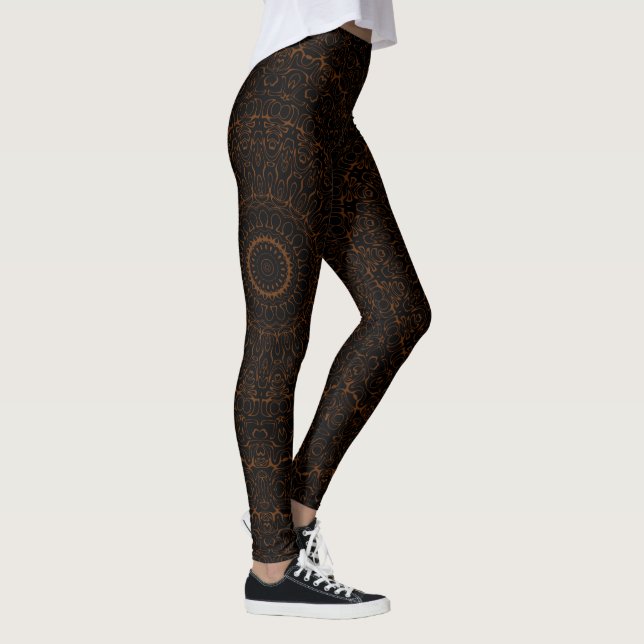 Legging Mandalá Marrom Chocolate com Simetria Intrincada (Direita)