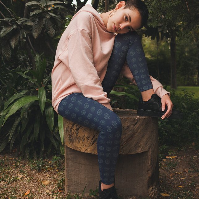 Legging Marinho Blue Classic Silver Snowflakes Personaliza (Navy blue and silver patterned simple leggings. )