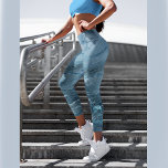 Legging Mármore azul com um rosa em cada perna<br><div class="desc">Aproveite estas pernas únicas de mármore azul com um rosa em cada perna. Você pode trocar seus jeans por estas leggings e vestir por ocasiões cotidianas. Ou você pode levá-los à sua sessão de yoga, atividades de malhação ou em execução. Você encontrará uma sacola de gaveta correspondente do mesmo design...</div>