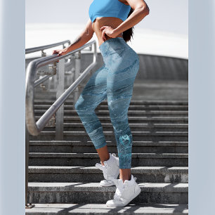 Legging Mármore Azul com uma rosa em cada perna