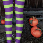 Legging Meias roxas de bruxa-das-bruxas<br><div class="desc">Leggings de fantasia para acessar sua fantasia de bruxa. O design é um padrão verde roxo listrado.</div>