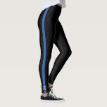 Legging Monograma da Polícia de Linha Azul Fino<br><div class="desc">Essas leggings finas de linha azul apresentam uma linha azul fina vertical na parte externa da perna,  realçada por um monograma de script em tipografia branca que você pode personalizar ou excluir. Perfeito para policiais,  para as esposas ou para mostrar o seu apoio. Desenhado pela artista ©Susan Coffey.</div>