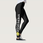 Legging Nome da Equipe de Cidade Personalizada do Jogador<br><div class="desc">As leggings perfeitas para os entusiastas de picleball. Leggings de alta qualidade com seu texto personalizado e uma bola amarela em cada lado. Adicione o nome da sua equipe, o nome da cidade, o nome do clube, etc. Divertido para o jogo de competição ou jogo social - mude facilmente a...</div>
