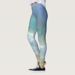 Legging Nuvens Costeiras<br><div class="desc">Sheila Finch é uma artista contemporânea que adora pintar imagens elevatórias do céu, da terra e do atordoante cenário da Califórnia. Esta impressão de aquarela impressionante da costa da Califórnia cercada por nuvens foi oficialmente licenciada pelo World Art Group. Mostra raios de luz que respiram, a planar através do mar...</div>