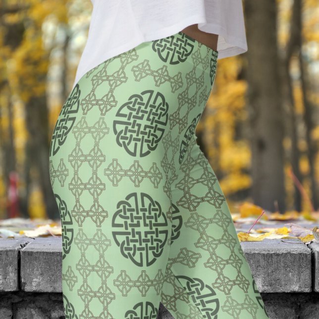 Legging Padrão circular na moda verde e preto (Stylish Green and Black Circular Tribal Pattern Leggings)