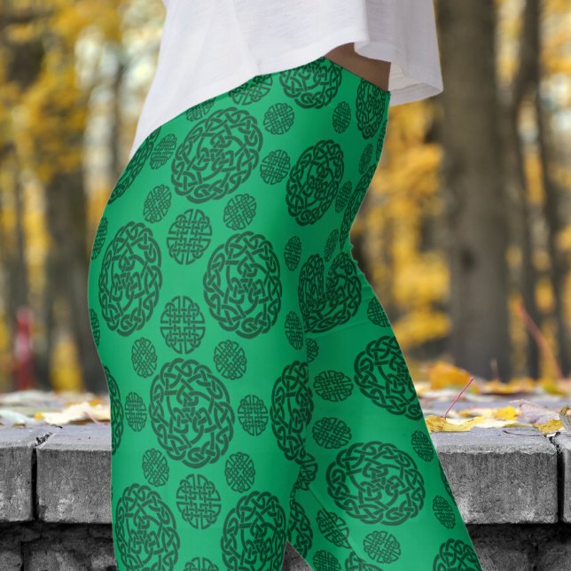 Legging Padrão circular verde e preto (Bold Green and Black Circular Tribal Pattern Leggings)