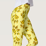 Legging Padrão de impressão de pata-leopardo<br><div class="desc">Estilo de desenho animado bonito padrão de pata-leopardo. Leggings personalizadas. Versão de pata preta e amarela. Ideia de presente para amantes de gatos selvagens.</div>