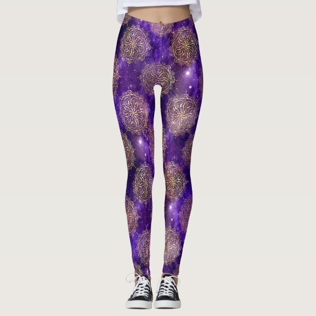 Legging Padrão de Mandala Dharma da Galáxia Dourada e Roxa (Frente)