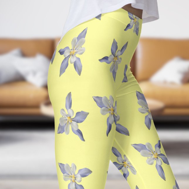 Legging Padrão de Petais Florais Amarelas Delicadas (Pale Petals on Canary)