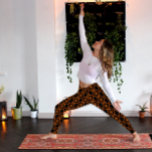 Legging Padrão Geométrico Fogo Laranja e Preto<br><div class="desc">Está procurando calças de ioga com elementos de ioga? Aqui está uma fábrica de ioga com um padrão geométrico de incêndio. Parem com o fogo interior e consigam coisas excelentes na vida; com as nossas leggings de Yoga!</div>