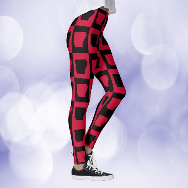 Legging Padrão Preto e Vermelho do Arkansas (A pair of leggings featuring a red and black pattern of Arkansas.)