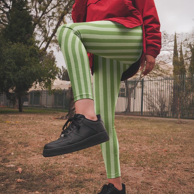 Legging Padrão verde simples distribuído (Simple green striped pattern leggings)