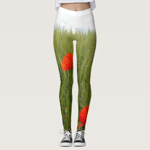 Legging Papoilas em caneleiras de um campo de trigo