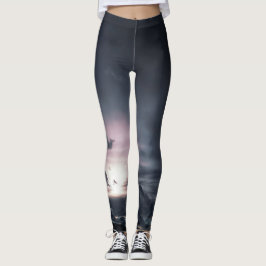 Legging Pás impressas, pelo céu e nuvens