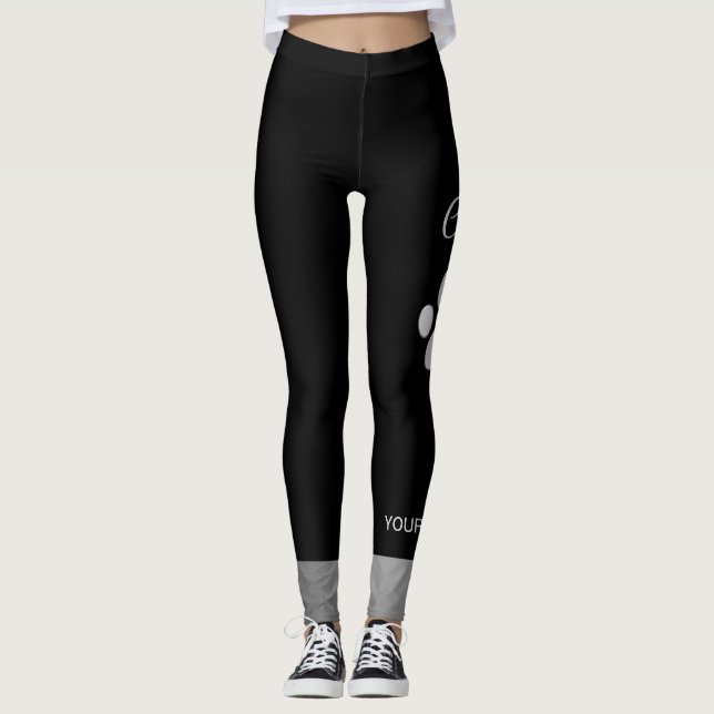 Legging Pata de Cachorro de Prata sobre fundo preto (Frente)