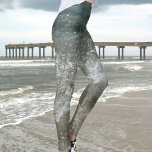 Legging Quebrando Surf Espelhando Onda Oceânica<br><div class="desc">Parece que você está vasculhando o surf ao longo da costa da sua praia favorita. Uma onda de ruptura está esmagando as pernas destas pernas divertidas e únicas. Esta imagem é a fotografia original do mar por JLW_PHOTOGRAPHY</div>