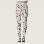 Legging Queda de Dia das Bruxas Bonita e Spooky<br><div class="desc">Este design de leggings fofo e assustador apresenta o Halloween e cai no padrão temático,  com um gato preto,  morcego,  fantasma,  abóbora,  aranha e folhas de outono. Perfeito para qualquer entusiasta de férias de Halloween!</div>