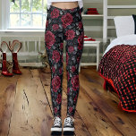 Legging Rosas de Borgonha com Fundo Preto<br><div class="desc">rosas e folhagem bonito de burlômetros com fundo preto,  com leggings florais infinitas.</div>