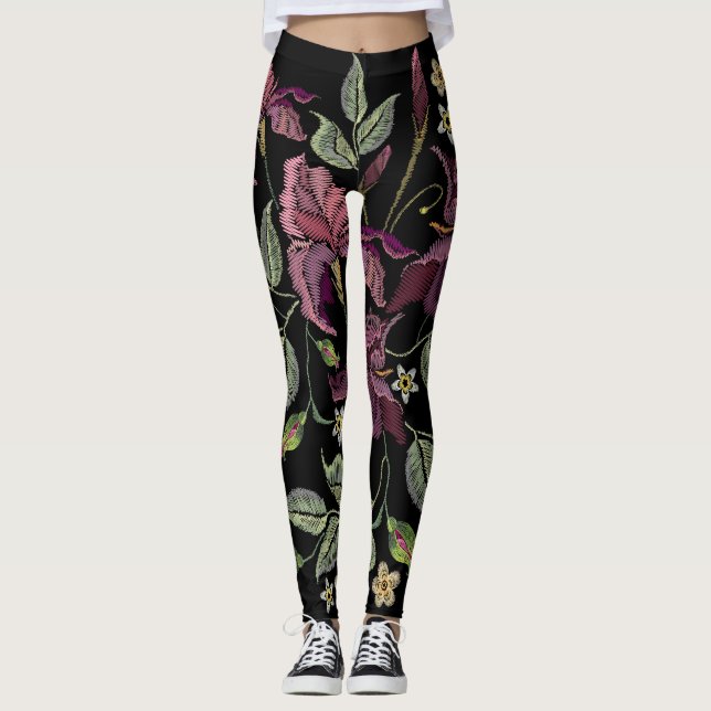 Legging Roxo Bordado Suscita Fundo Negro. (Frente)