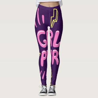 Legging Slogan feminista do poder feminino, fundo violeta.