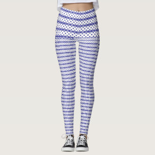 Legging Um céu azul vívido com nuvens brancas espalhadas.